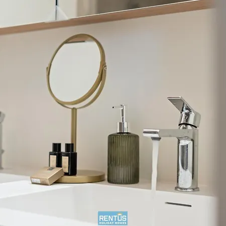 The Amandine View - Prime Location In アパート